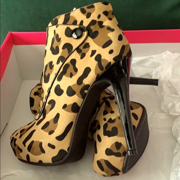 Women’s Cheetah Print High Heels Boots - Picture 2 of 9